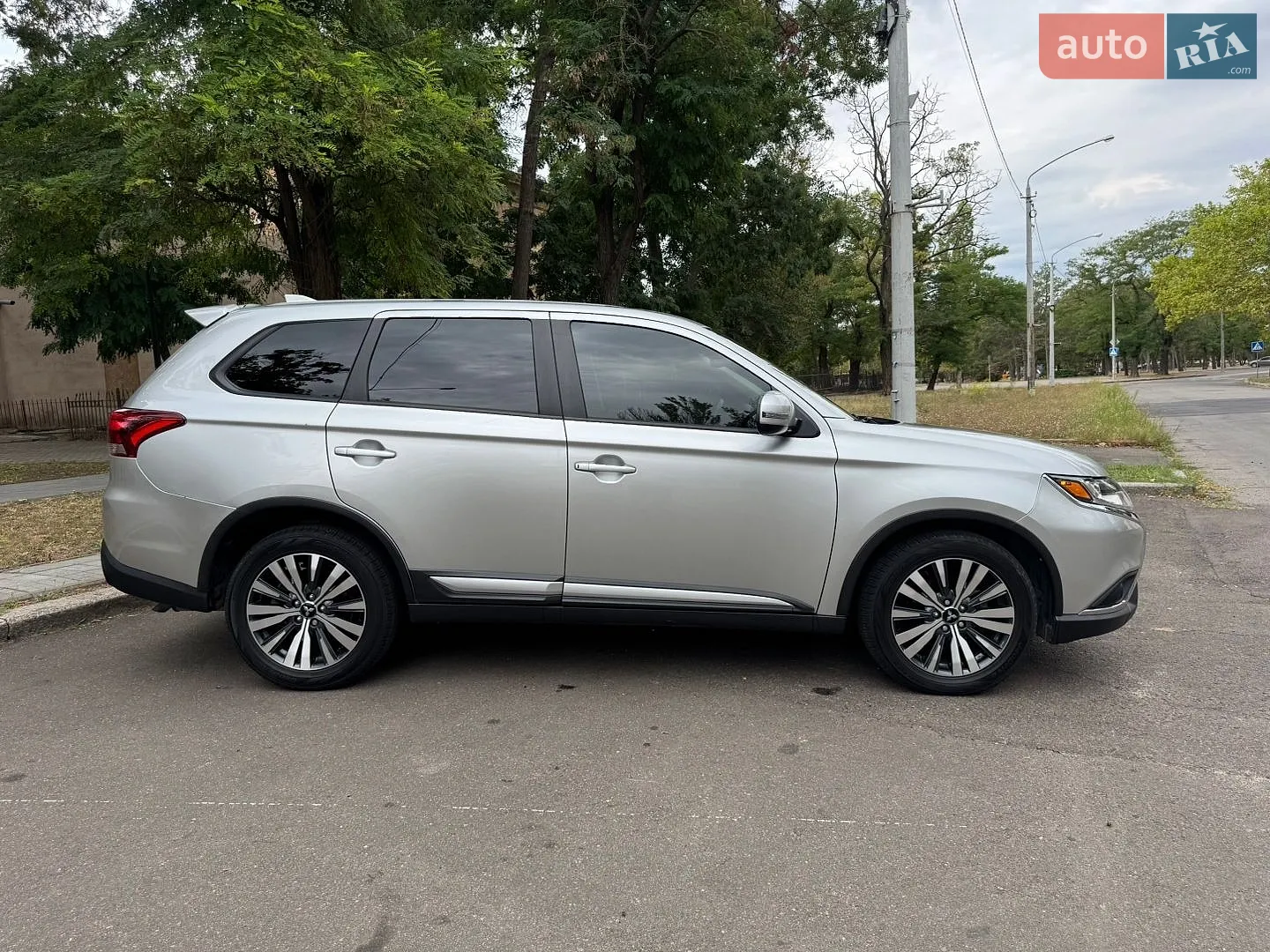2019 Mitsubishi Outlander - мініатюра 6