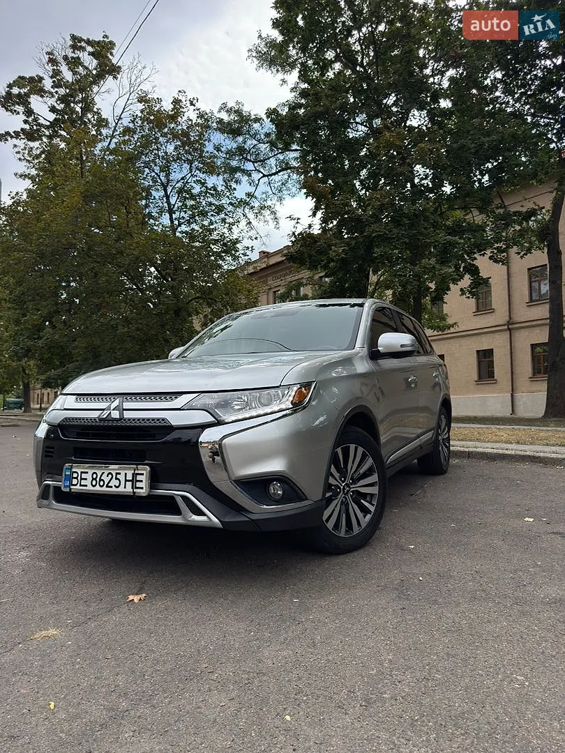 2019 Mitsubishi Outlander - мініатюра 3