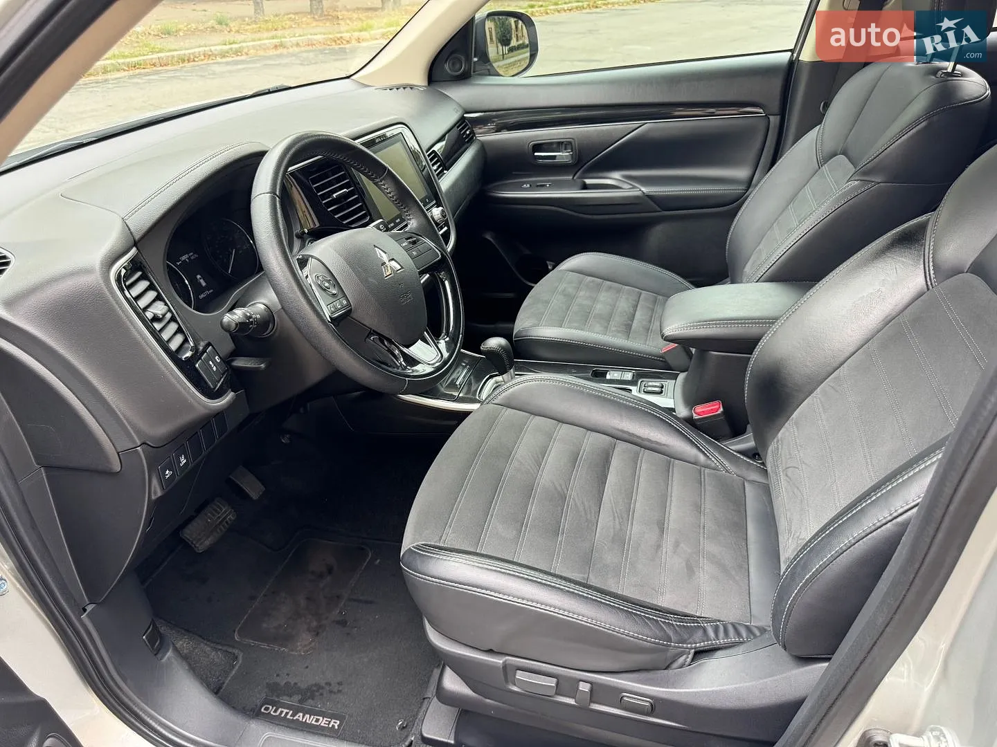 2019 Mitsubishi Outlander - мініатюра 19