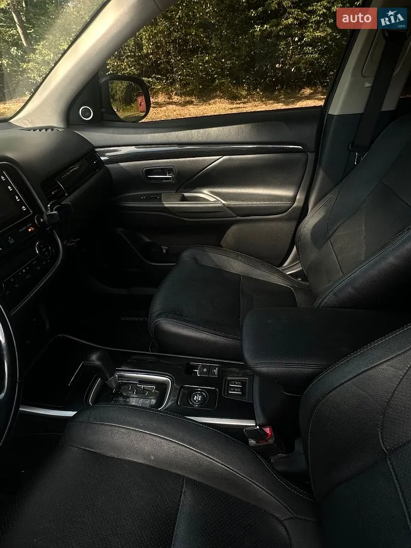 2018 Mitsubishi Outlander - мініатюра 14