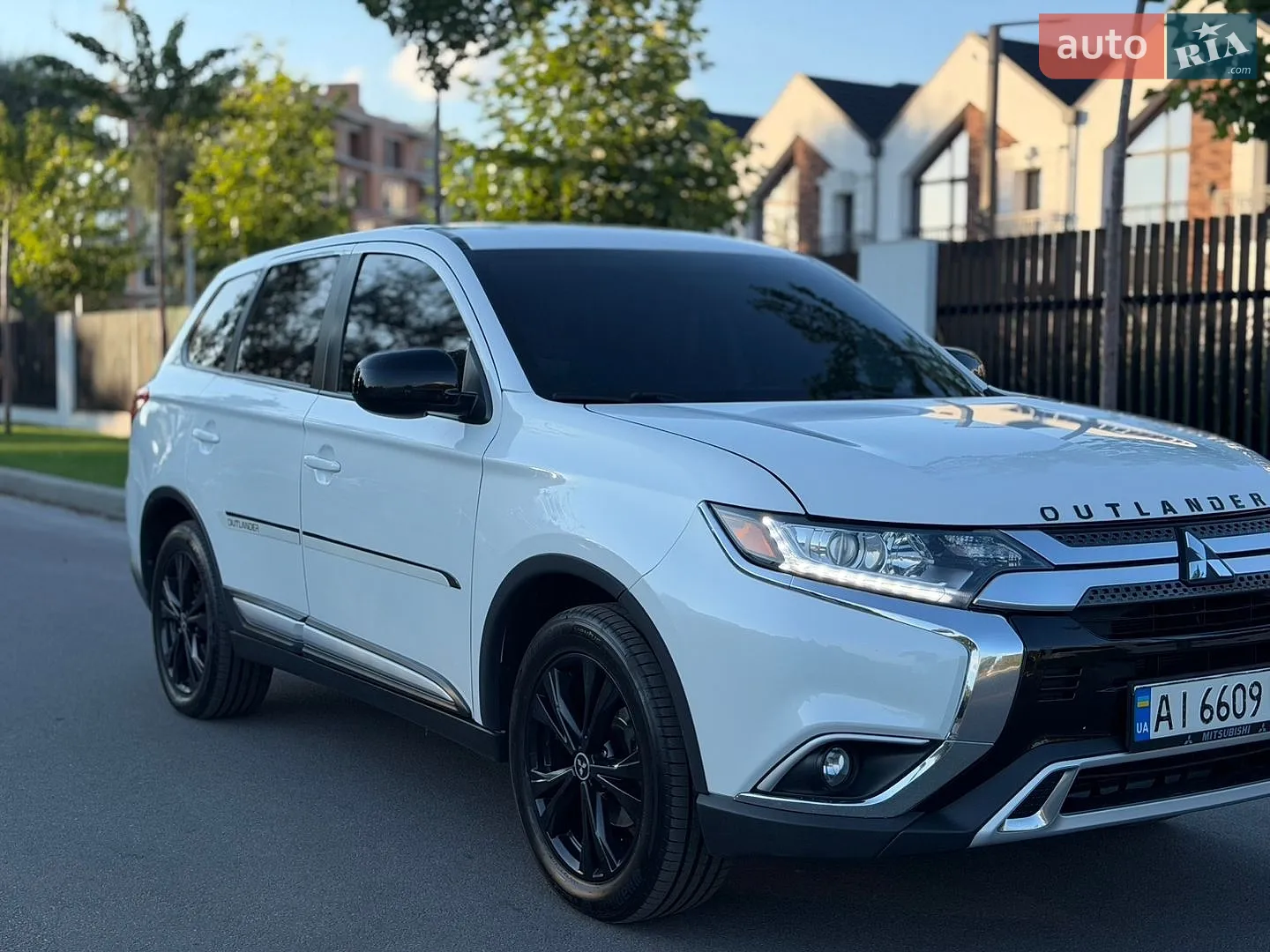 2019 Mitsubishi Outlander - мініатюра 3