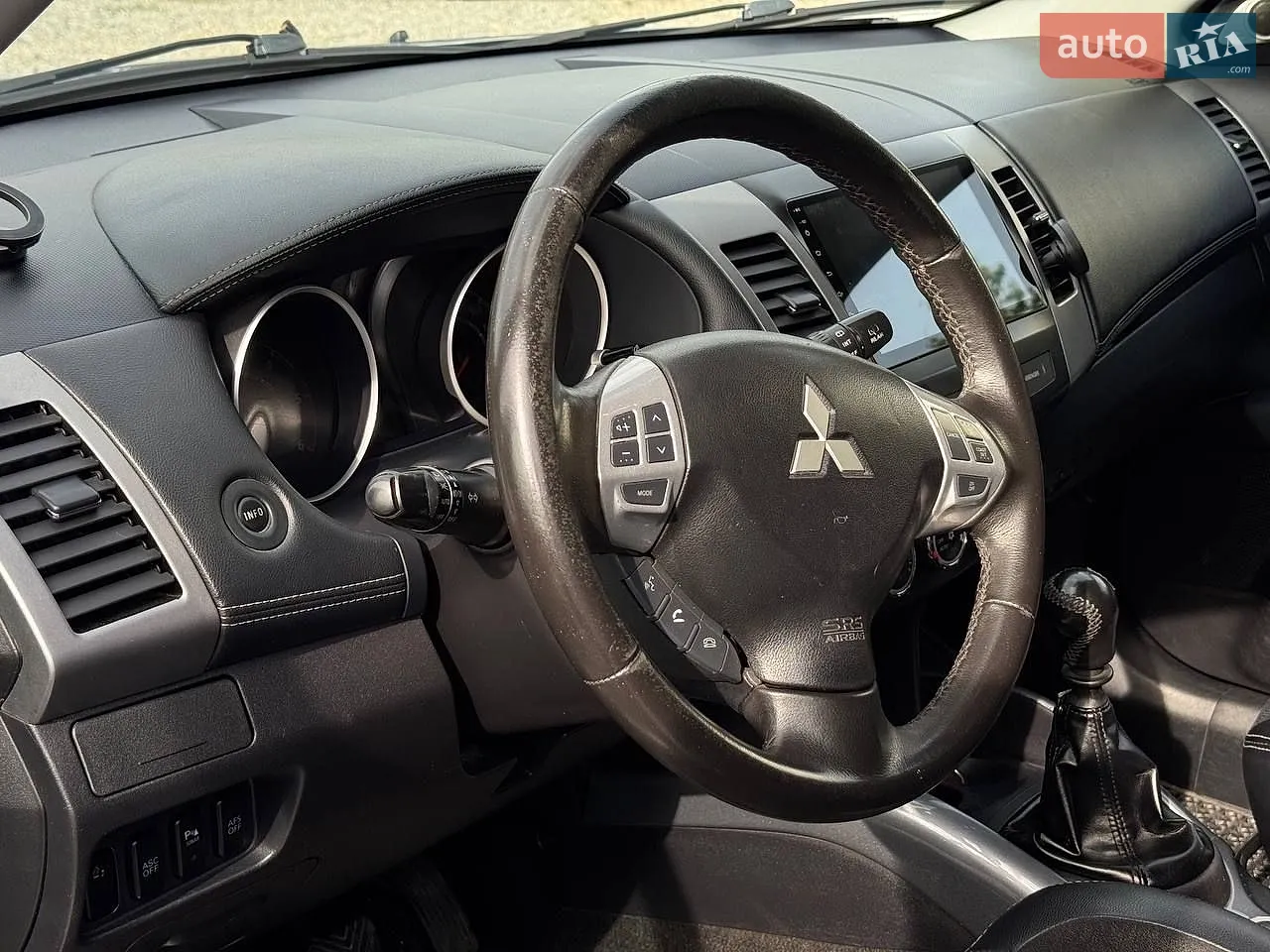 2010 Mitsubishi Outlander - мініатюра 10
