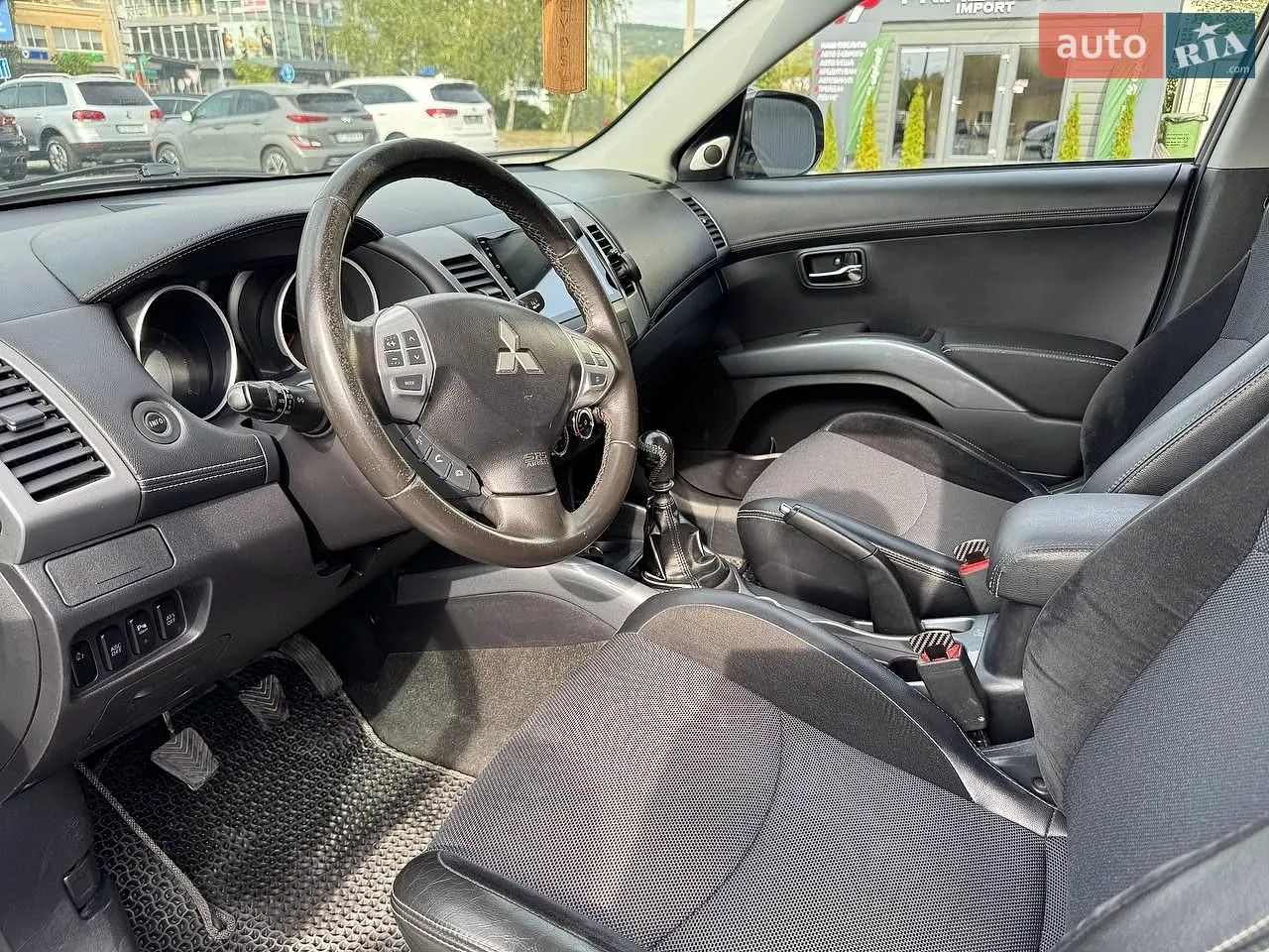 2010 Mitsubishi Outlander - мініатюра 11
