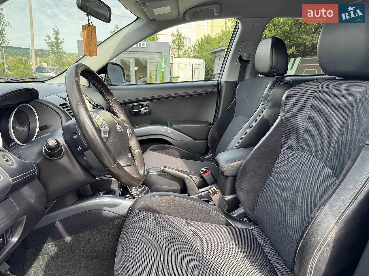 2010 Mitsubishi Outlander - мініатюра 12