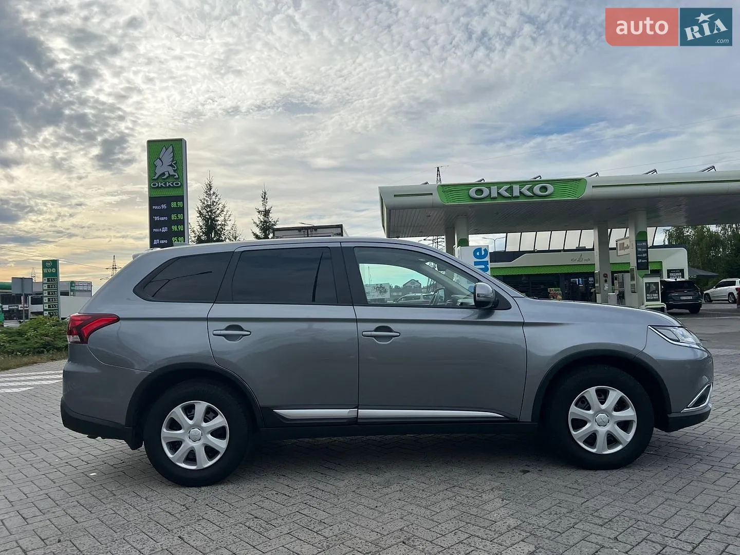 2017 Mitsubishi Outlander - мініатюра 4