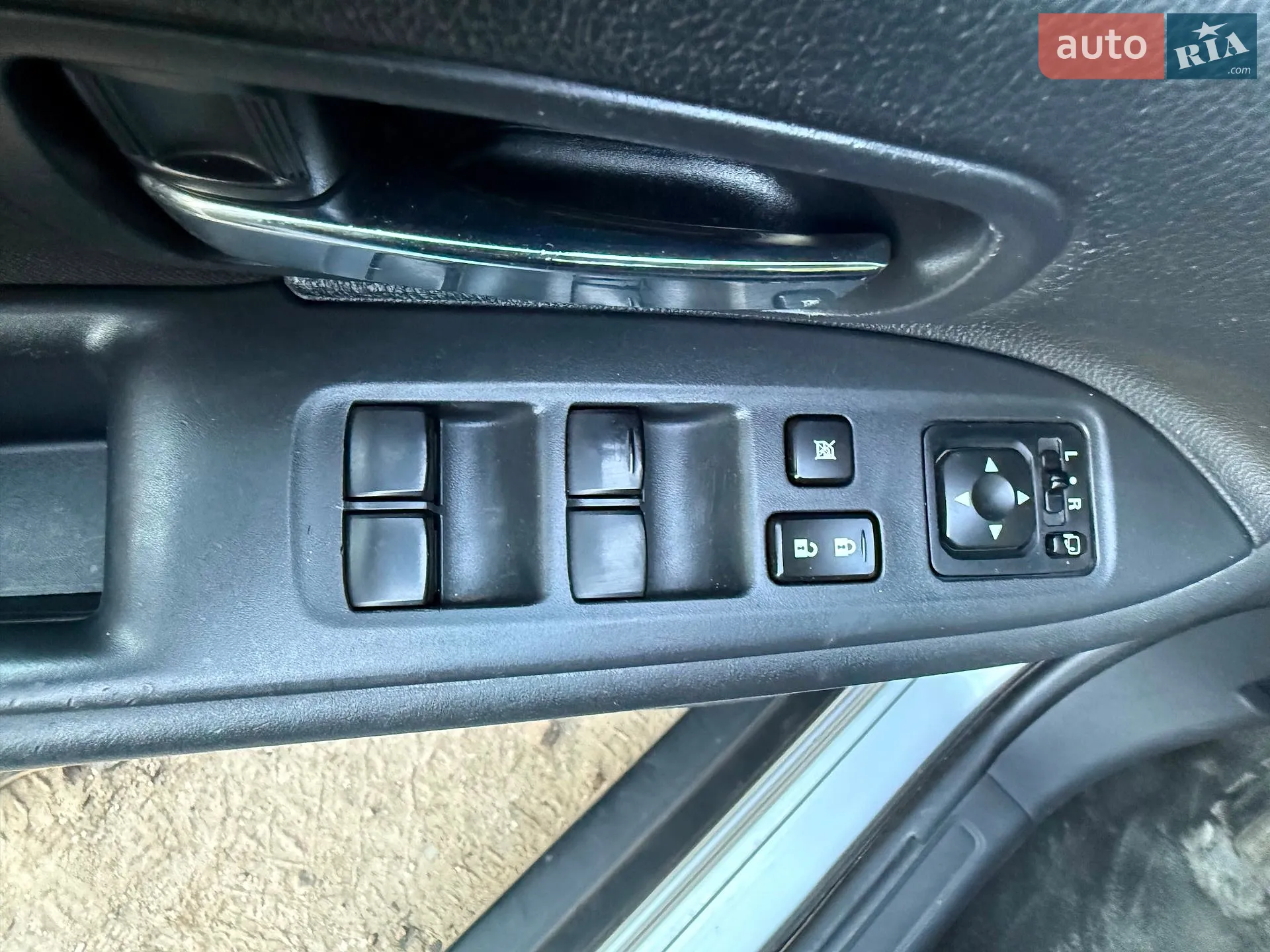 2013 Mitsubishi Outlander - мініатюра 17