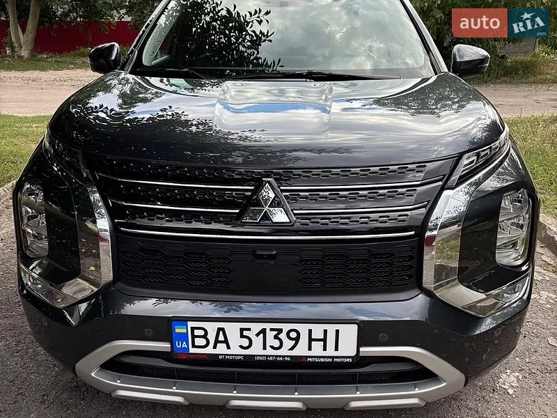 Mitsubishi Outlander 2024