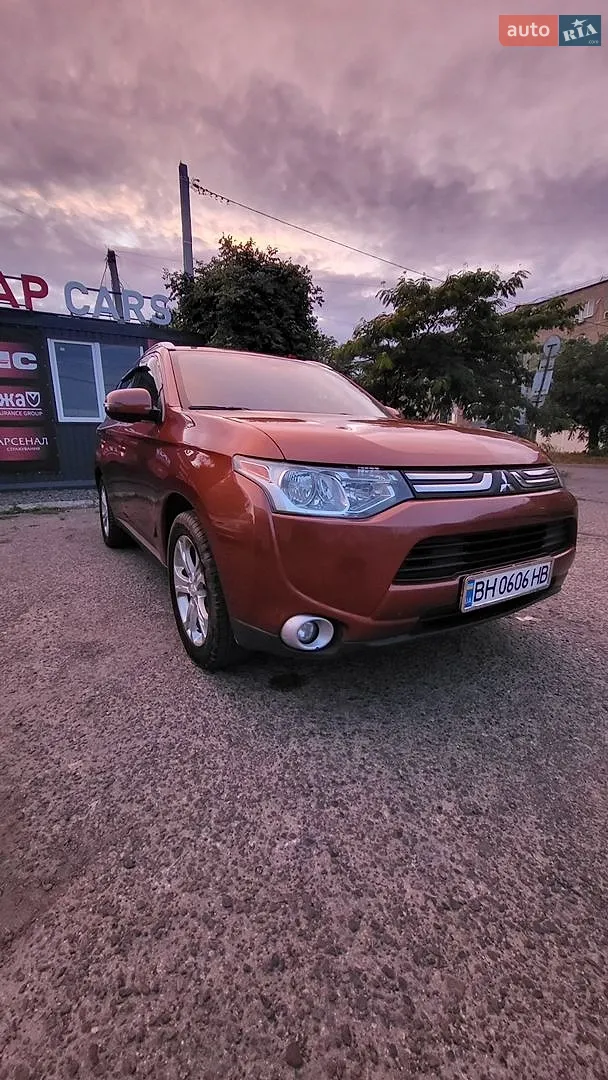 2013 Mitsubishi Outlander - мініатюра 6
