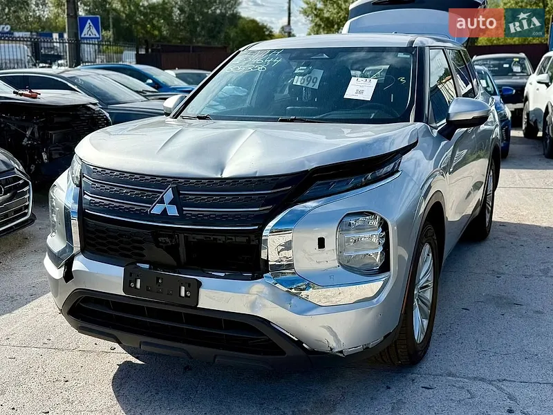 Mitsubishi Outlander 2021