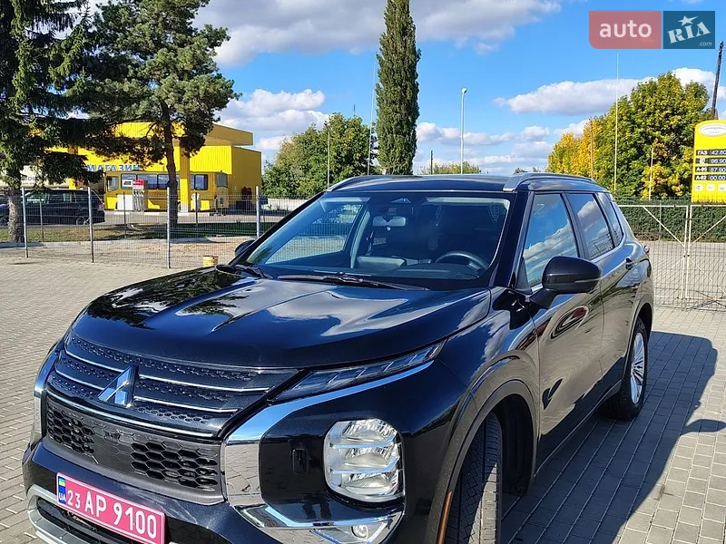 Mitsubishi Outlander 2023