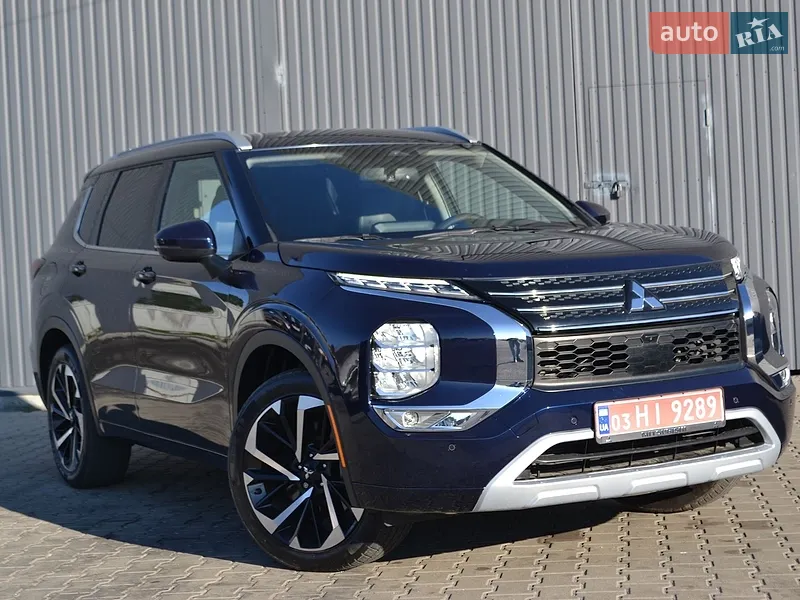 Mitsubishi Outlander 2023