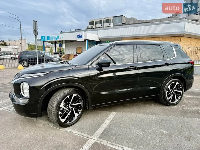 Mitsubishi Outlander 2024