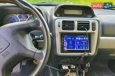 Внедорожник / Кроссовер Mitsubishi Pajero Pinin 1999 в 