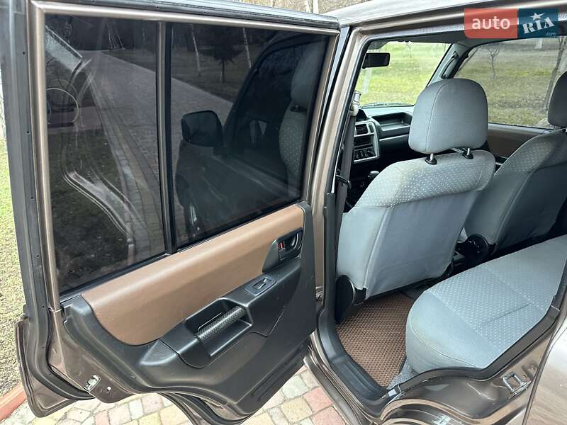 Позашляховик / Кросовер Mitsubishi Pajero Pinin 2002 в Миргороді