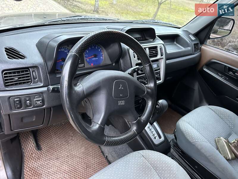 Позашляховик / Кросовер Mitsubishi Pajero Pinin 2002 в Миргороді