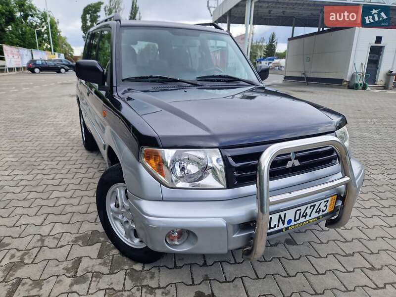 Позашляховик / Кросовер Mitsubishi Pajero Pinin 2005 в 