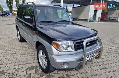 Позашляховик / Кросовер Mitsubishi Pajero Pinin 2005 в 