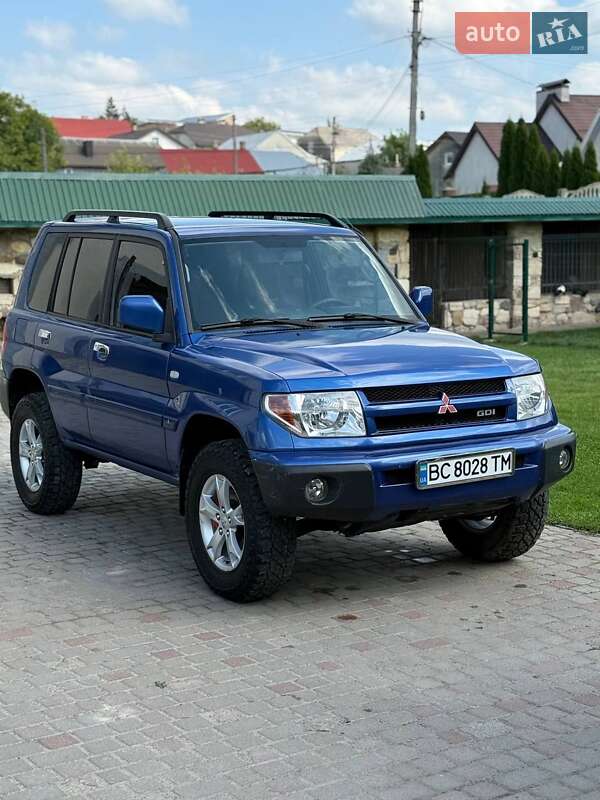 Внедорожник / Кроссовер Mitsubishi Pajero Pinin 2001 в 