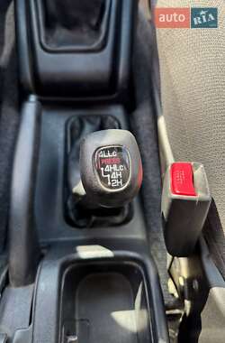 Внедорожник / Кроссовер Mitsubishi Pajero Pinin 2001 в 