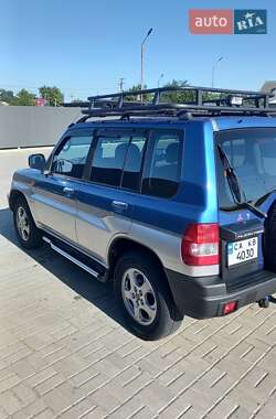 Внедорожник / Кроссовер Mitsubishi Pajero Pinin 2002 в 