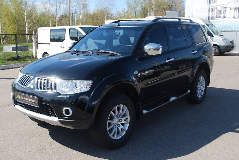 Mitsubishi Pajero Sport 2012 года