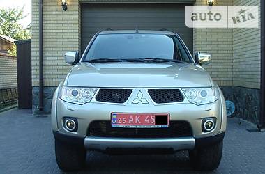 Внедорожник / Кроссовер Mitsubishi Pajero Sport 2011 в Чернигове