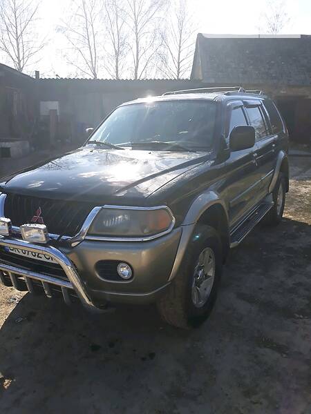 Mitsubishi pajero sport 2000