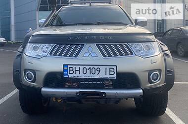 Внедорожник / Кроссовер Mitsubishi Pajero Sport 2010 в Одессе