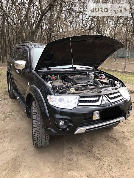 Позашляховик / Кросовер Mitsubishi Pajero Sport 2013 в Одесі
