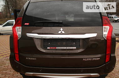 Позашляховик / Кросовер Mitsubishi Pajero Sport 2018 в 