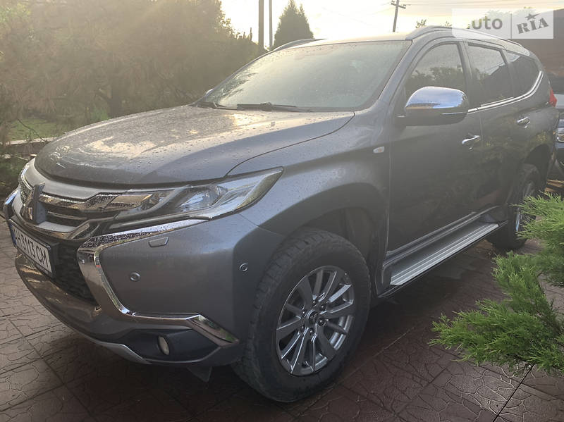 Позашляховик / Кросовер Mitsubishi Pajero Sport 2016 в Ужгороді