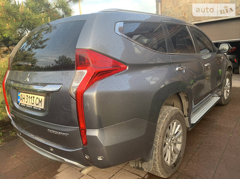 Позашляховик / Кросовер Mitsubishi Pajero Sport 2016 в Ужгороді