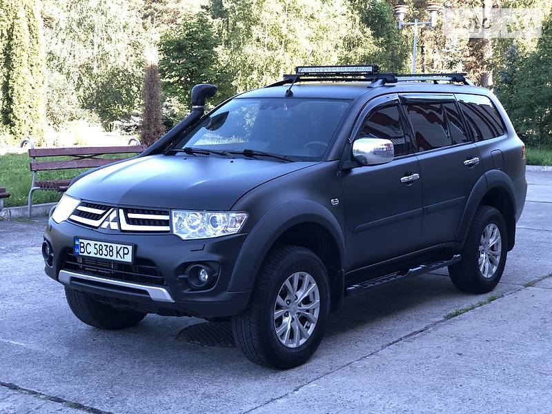 Внедорожник / Кроссовер Mitsubishi Pajero Sport 2013 в Нетешине