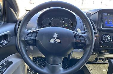 Позашляховик / Кросовер Mitsubishi Pajero Sport 2011 в 