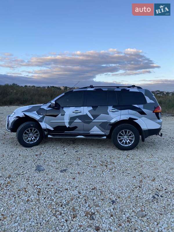 Внедорожник / Кроссовер Mitsubishi Pajero Sport 2013 в Запорожье