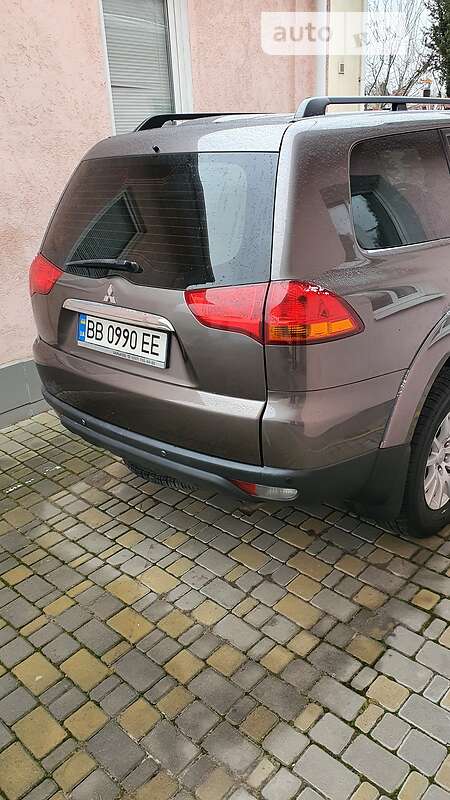 Внедорожник / Кроссовер Mitsubishi Pajero Sport 2011 в Черкассах