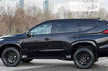 Внедорожник / Кроссовер Mitsubishi Pajero Sport 2021 в 