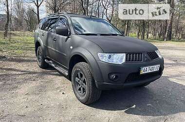 Внедорожник / Кроссовер Mitsubishi Pajero Sport 2011 в Киеве