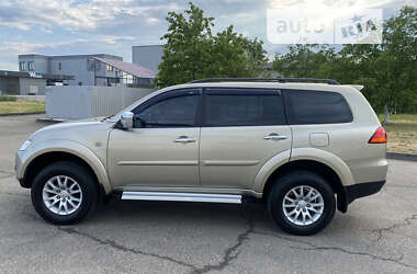 Внедорожник / Кроссовер Mitsubishi Pajero Sport 2011 в 