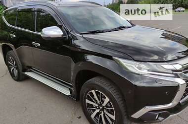 Внедорожник / Кроссовер Mitsubishi Pajero Sport 2017 в Кривом Роге