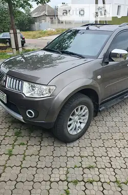 Mitsubishi Pajero Sport 2011