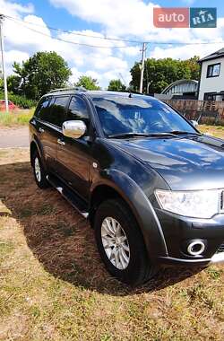 Внедорожник / Кроссовер Mitsubishi Pajero Sport 2011 в 