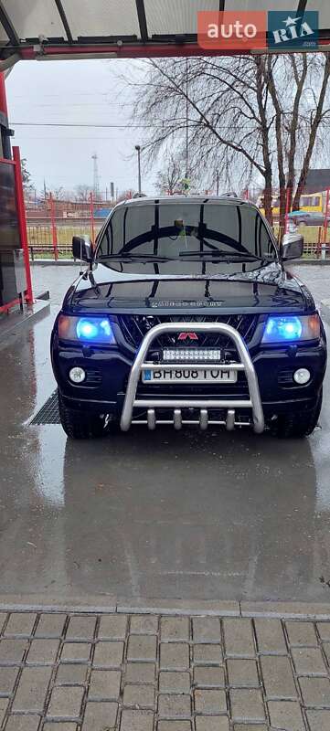 Внедорожник / Кроссовер Mitsubishi Pajero Sport 2000 в 