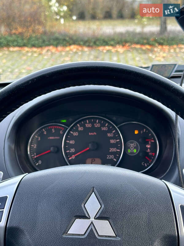 Позашляховик / Кросовер Mitsubishi Pajero Sport 2014 в Турці