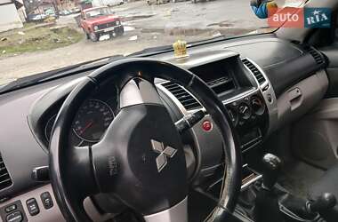 Позашляховик / Кросовер Mitsubishi Pajero Sport 2011 в 