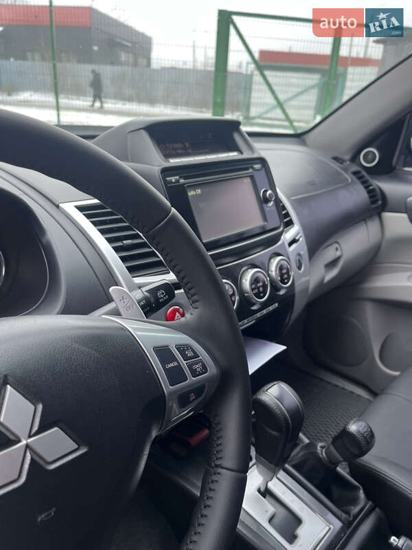 Позашляховик / Кросовер Mitsubishi Pajero Sport 2014 в Білій Церкві