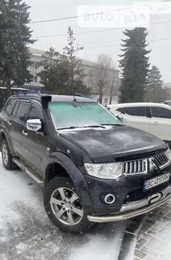 Внедорожник / Кроссовер Mitsubishi Pajero Sport 2012 в Ровно