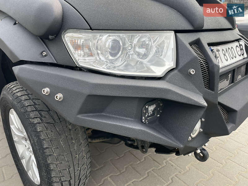 Внедорожник / Кроссовер Mitsubishi Pajero Sport 2010 в Запорожье