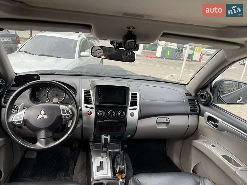 Внедорожник / Кроссовер Mitsubishi Pajero Sport 2010 в Запорожье