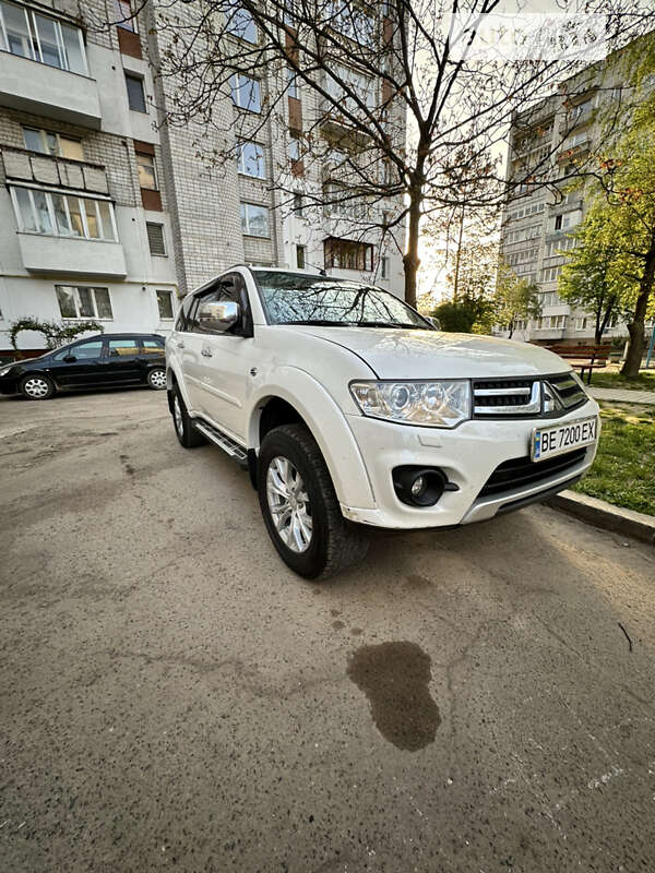 Внедорожник / Кроссовер Mitsubishi Pajero Sport 2014 в Дрогобыче
